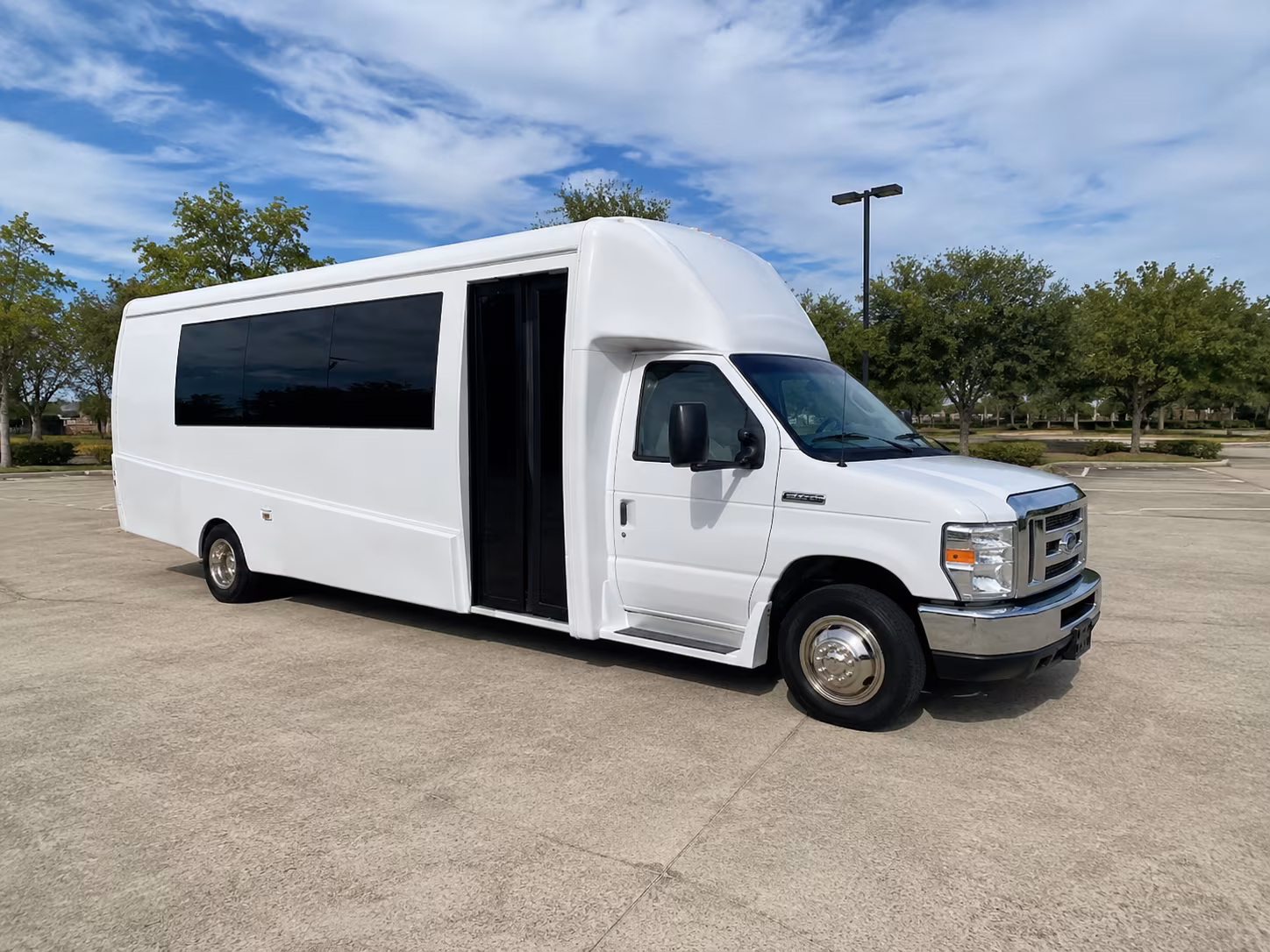 Scottsdale Birthday, Sweet 16, & Quinceañera Transportation party bus exterior