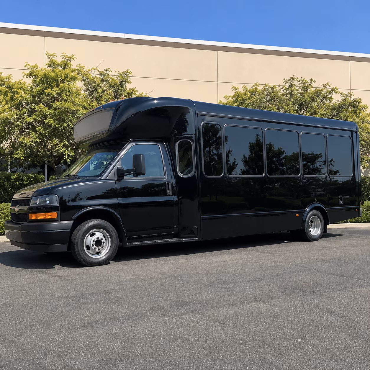 Scottsdale Birthday, Sweet 16, & Quinceañera Transportation party bus exterior