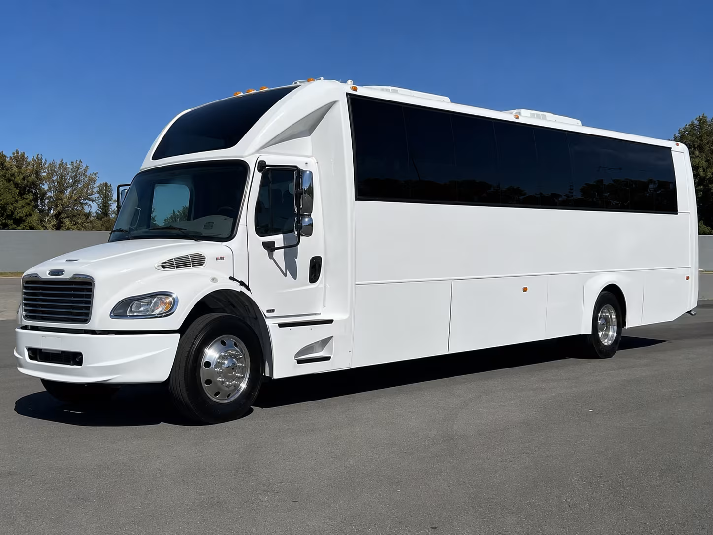 Scottsdale Birthday, Sweet 16, & Quinceañera Transportation party bus exterior